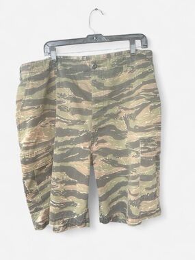Tiger Stripe Camo Cargo Shorts - Green/Olive